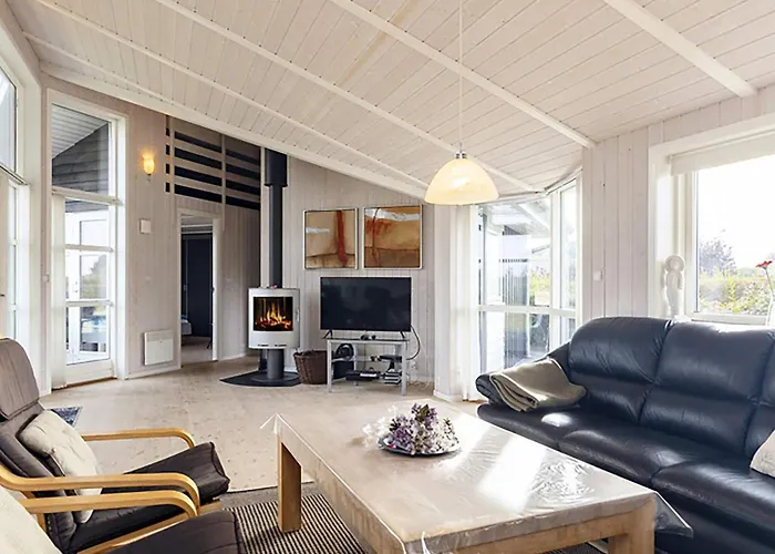 Дом отдыха 10 Person In Rudkobing-by Traum